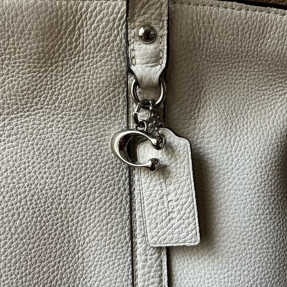Coach Cream Vintage Soft Leather Multi Compartment Tote Bag - Picture 4 of 16